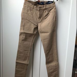 lOW- RISE BEIGE SUPER SKINNY PANTS